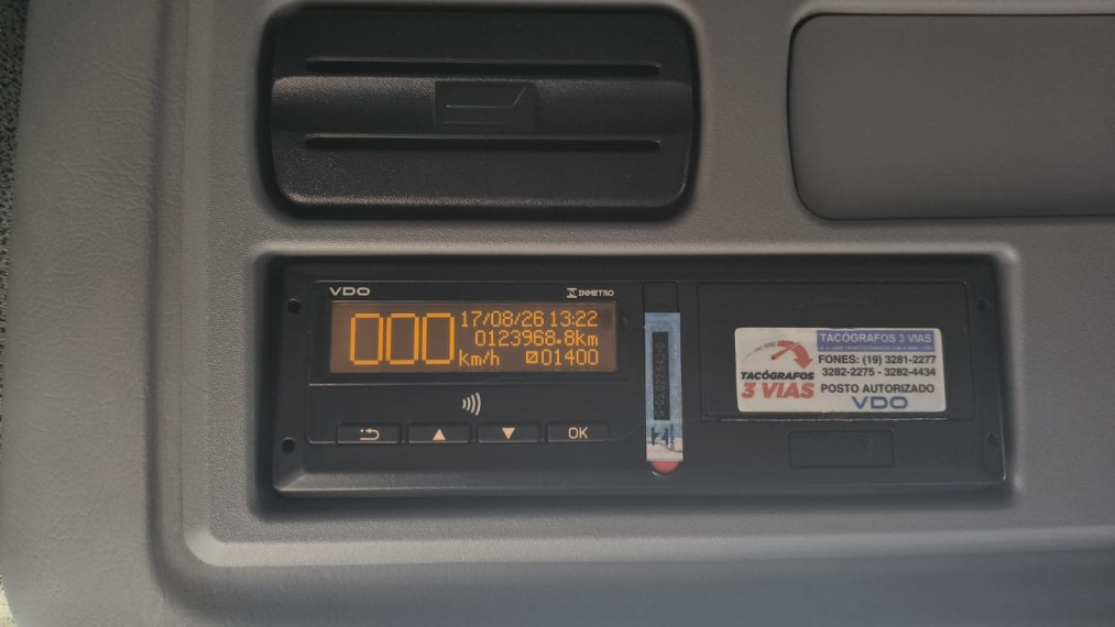 mercedes-benz atego 2429 6x2 diesel 2p automatico 20233