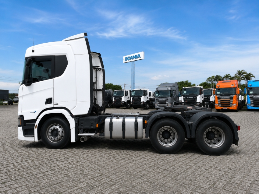 scania r 560 a6x4 diesel 2p automatico 20243