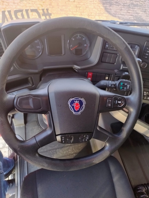scania r 540 a6x4 diesel 2p automatico 202329