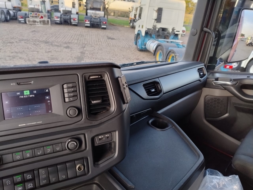 SCANIA R460 A6X2 VERMELHA14