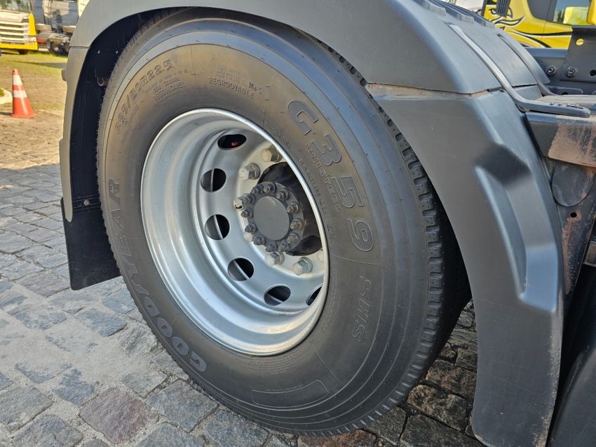 volvo fh 460 8x2t diesel 2p automatico 2018