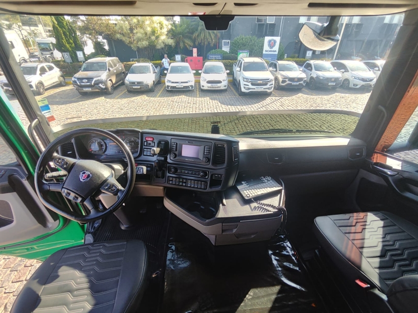 scania r450 6x2 verde