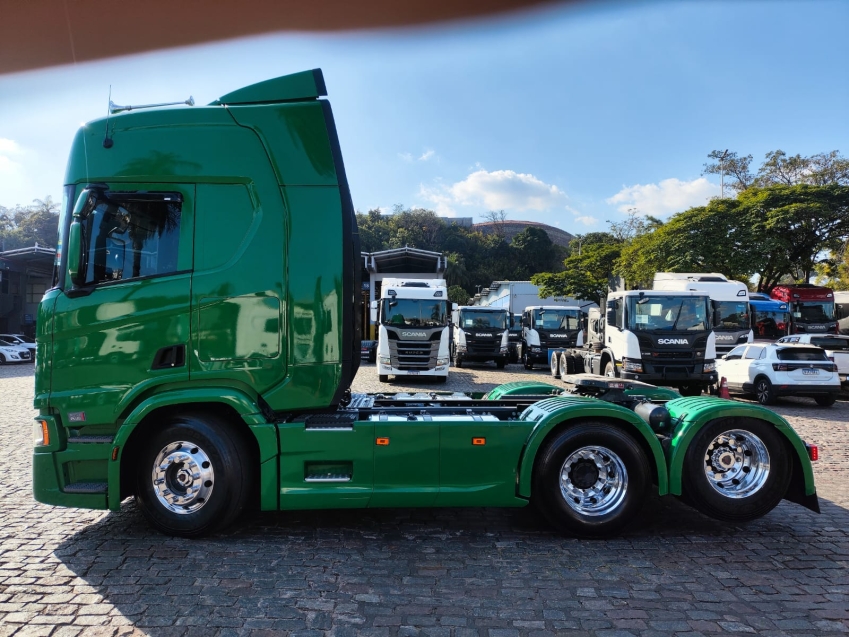 scania r450 6x2 verde