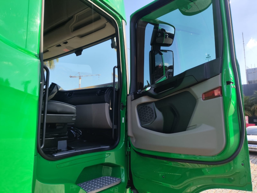 scania r450 6x2 verde