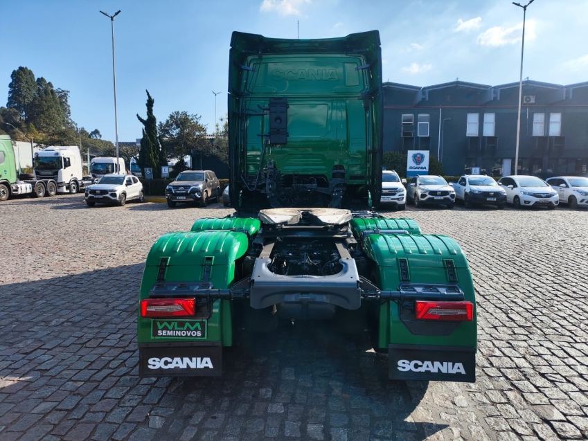 scania r450 6x2 verde