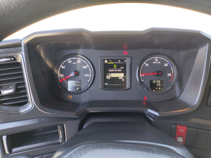 scania p280 b6x2 branco