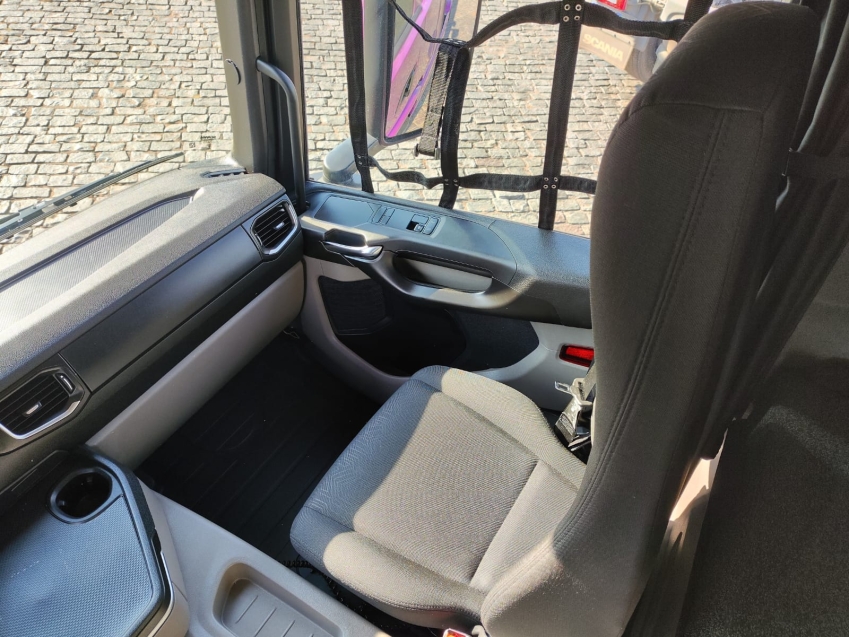 scania g370 4x2 roxo