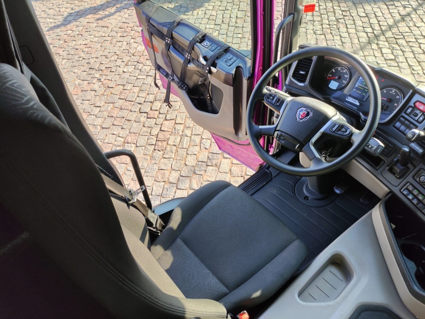 scania g370 4x2 roxo