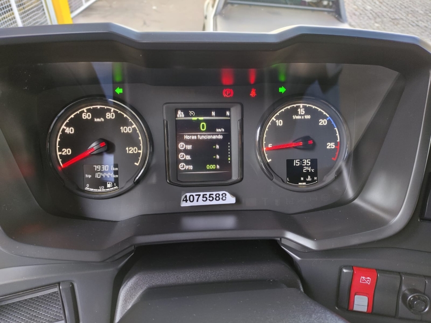 scania g370 4x2 roxo