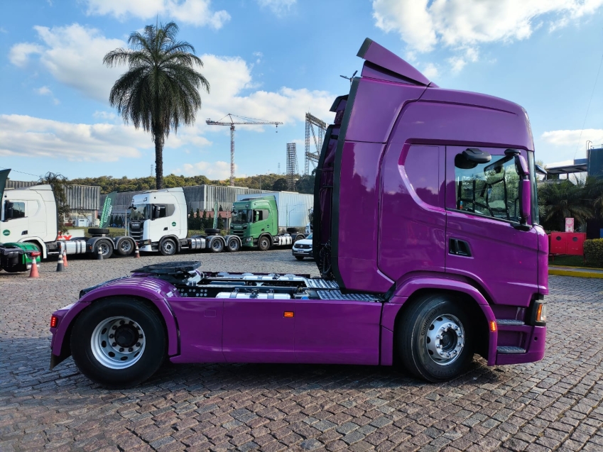 scania g370 4x2 roxo