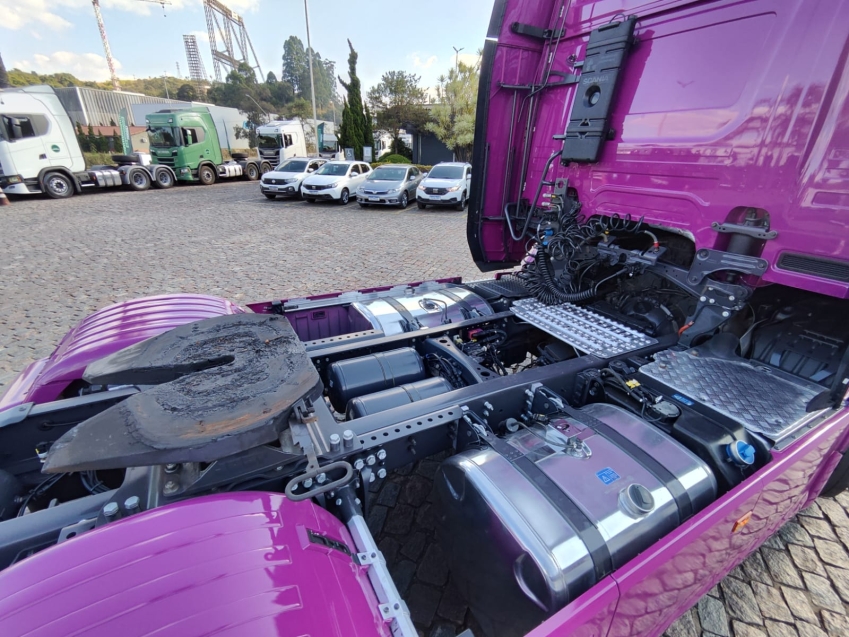 scania g370 4x2 roxo