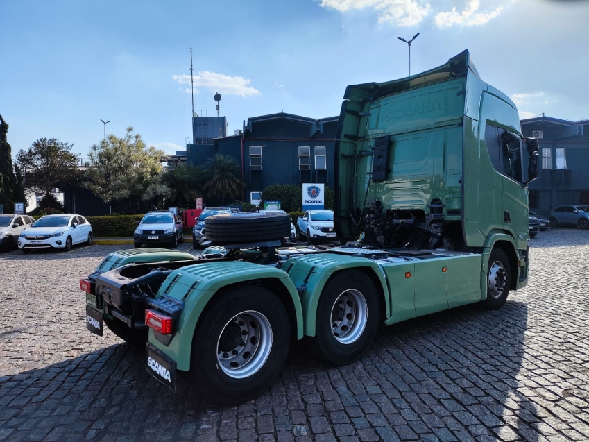scania r560 a6x4 verde
