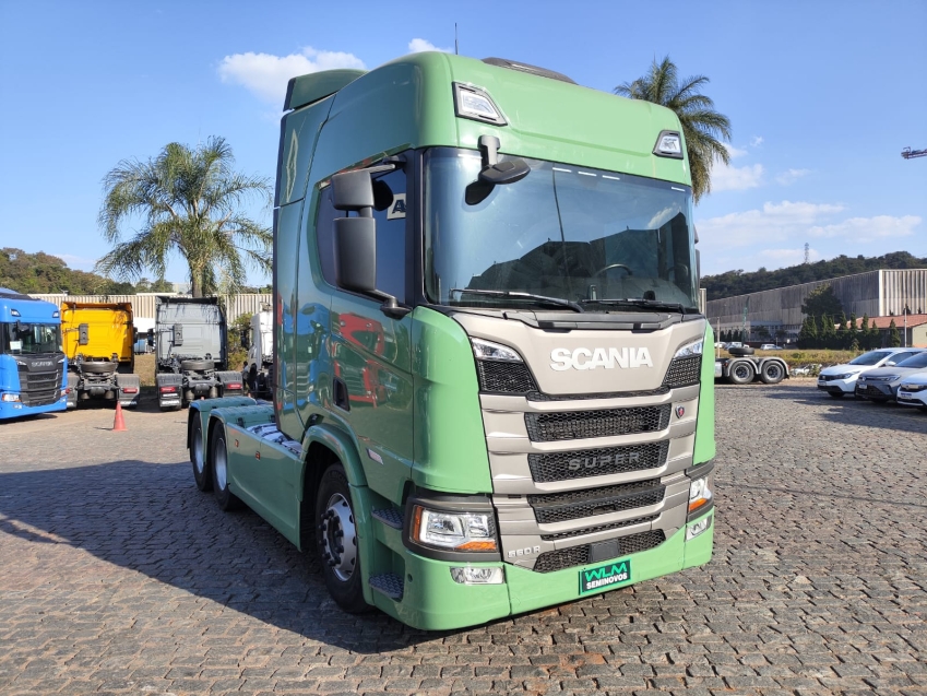 scania r560 a6x4 verde