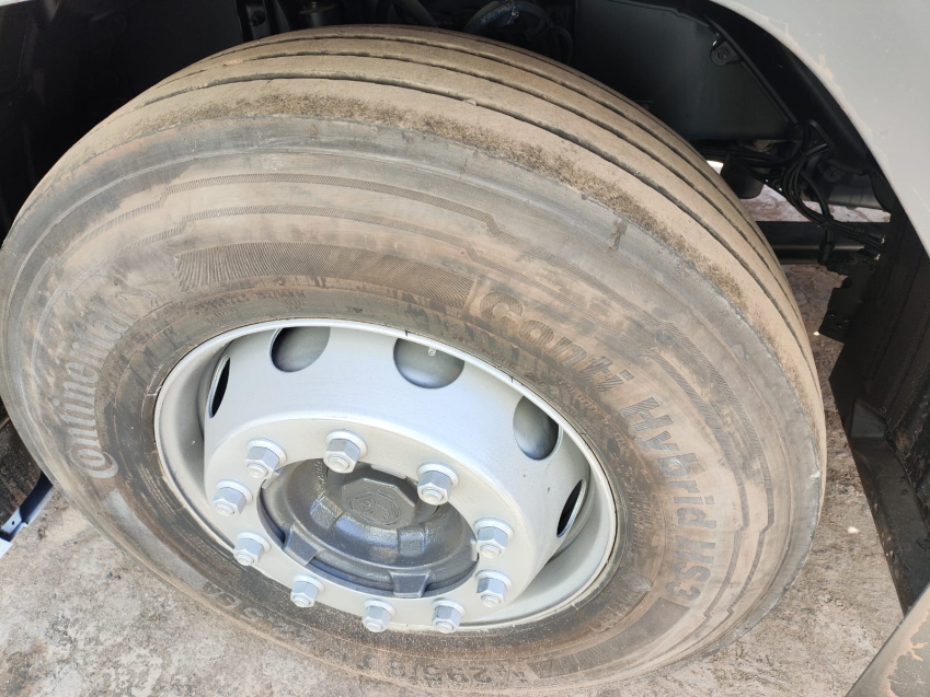 scania g370 a6x2 branco