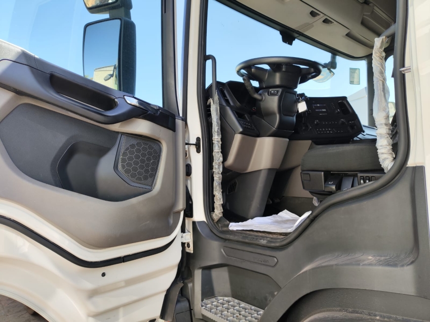 scania g370 a6x2 branco