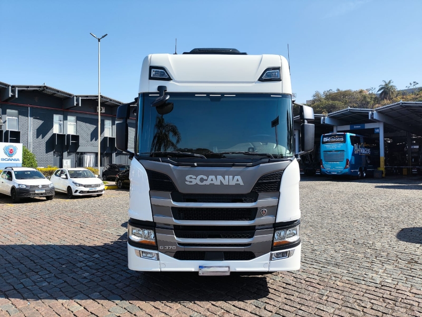 scania g370 a6x2 branca
