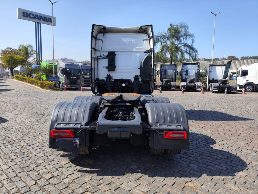 scania g370 a6x2 branca