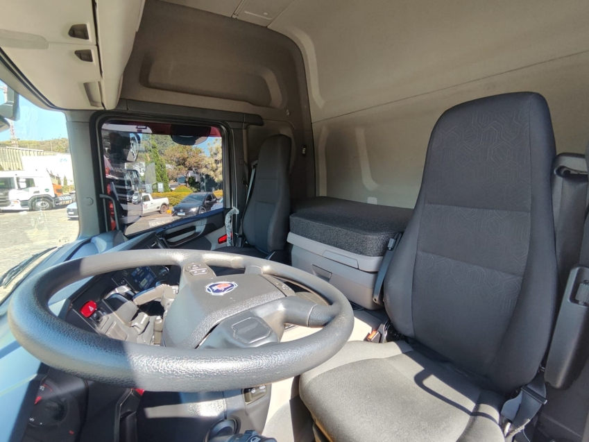 scania g370 a6x2 branca
