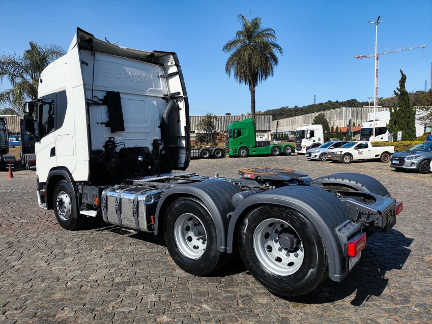 scania g370 a6x2 branca