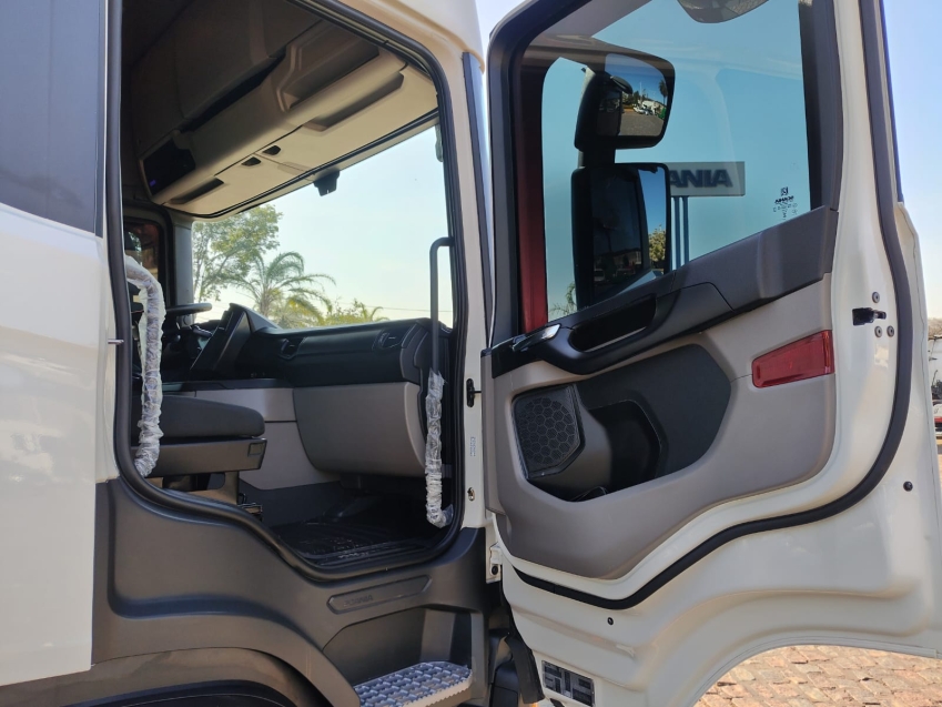 scania g370 a6x2 branca