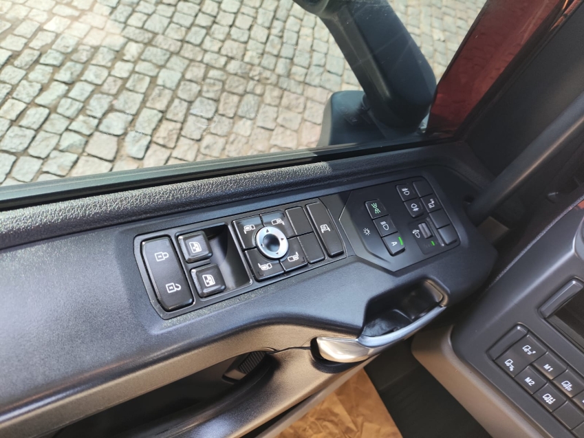 scania g370 a6x2 branca