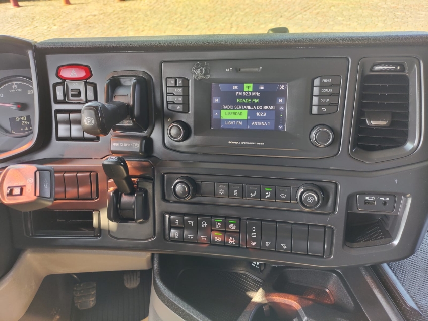 scania g370 a6x2 branca