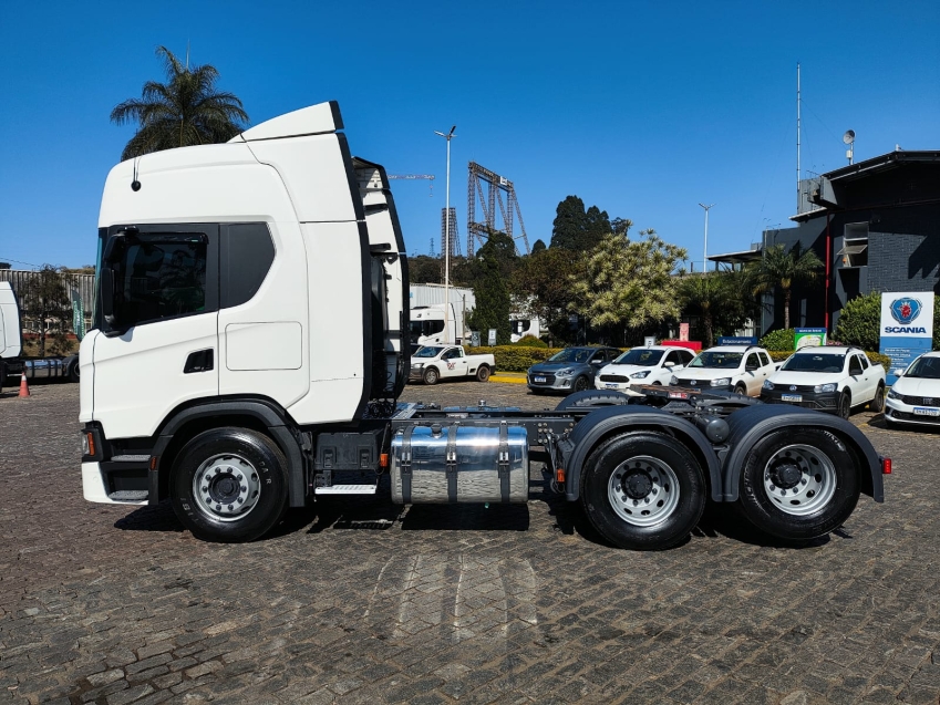scania g370 a6x2 branca