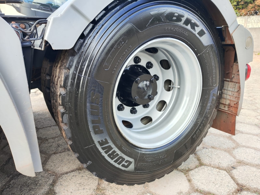 mercedes bens axor 2536 prata