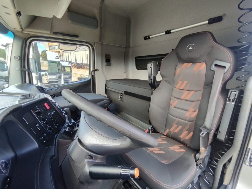 mercedes bens axor 2536 prata