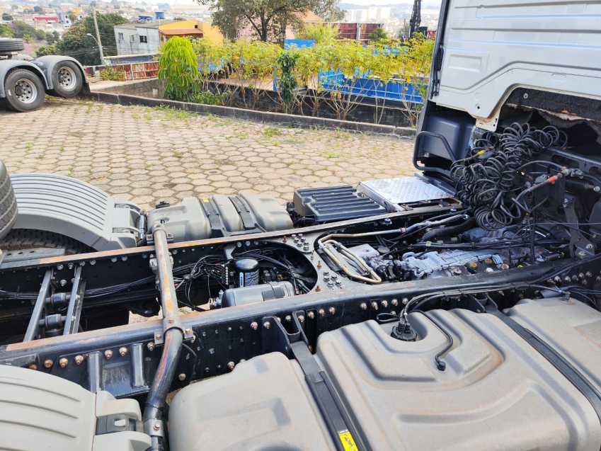mercedes bens axor 2536 prata