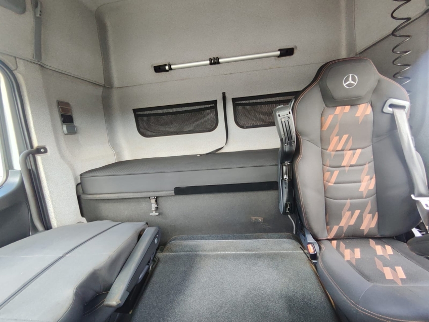 mercedes bens axor 2536 prata
