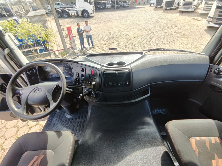 mercedes bens axor 2536 prata
