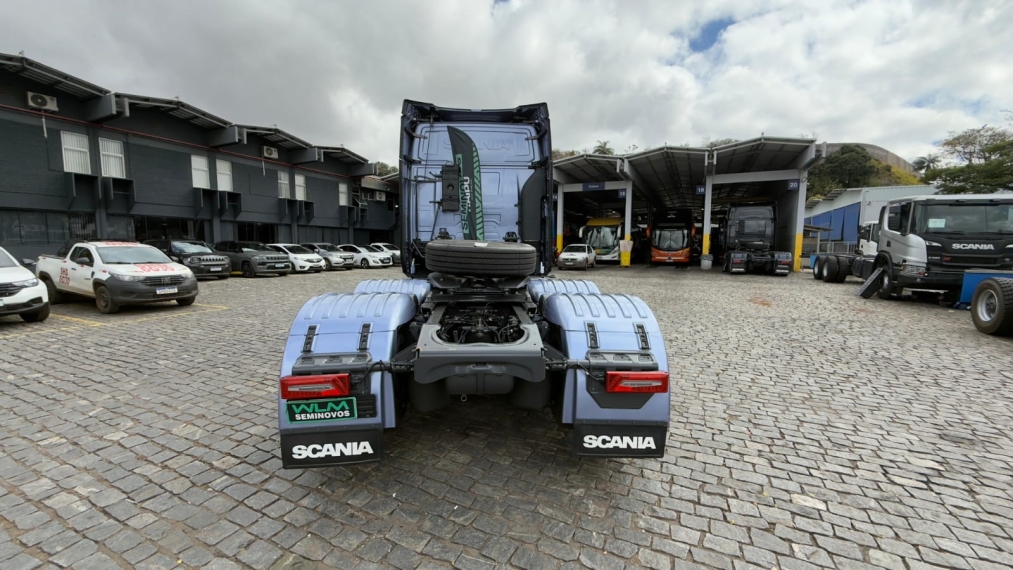 scania r450 a6x2 azul