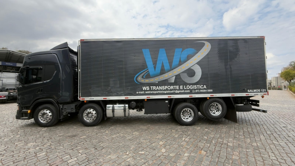 scania g360 b8x2 cinza