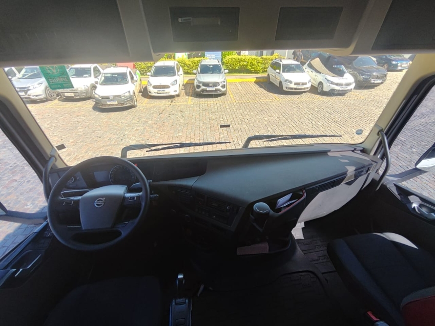 volvo fh 540 6x4 branco18