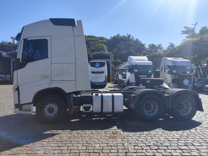 volvo fh 540 6x4 branco6