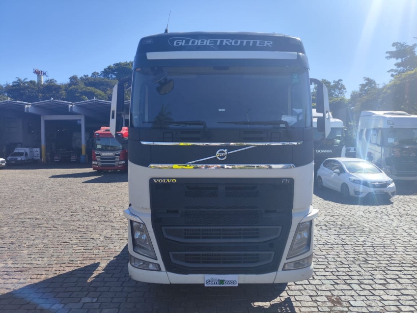 volvo fh 540 6x4 branco3