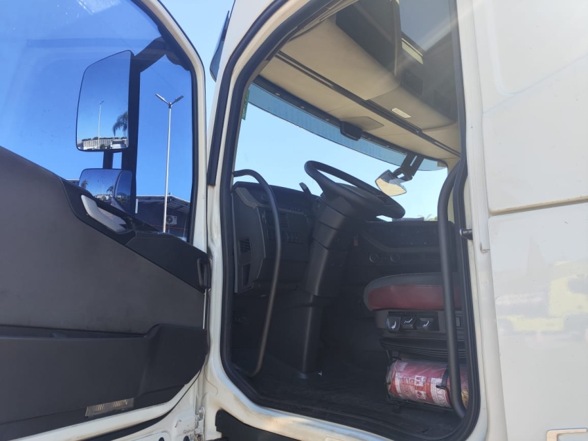 volvo fh 540 6x4 branco13