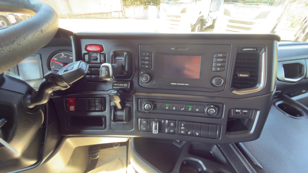 scania r450 6x2 branco15