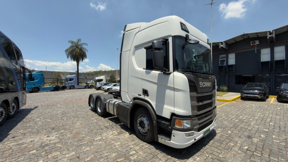 scania r450 6x2 branco 2021