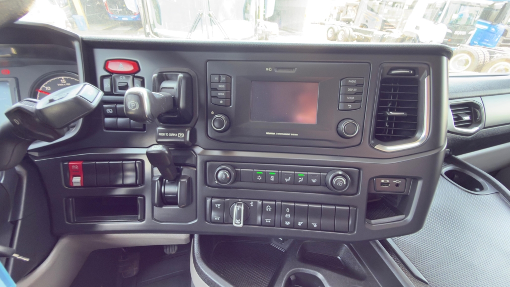 scania r450 6x2 branco 202114