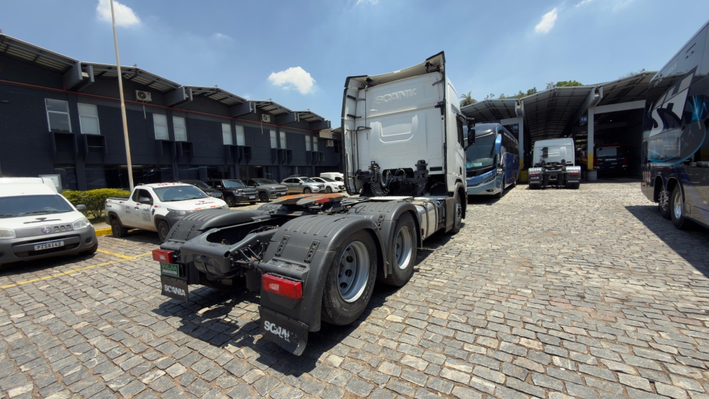 scania r450 6x2 branco 20211