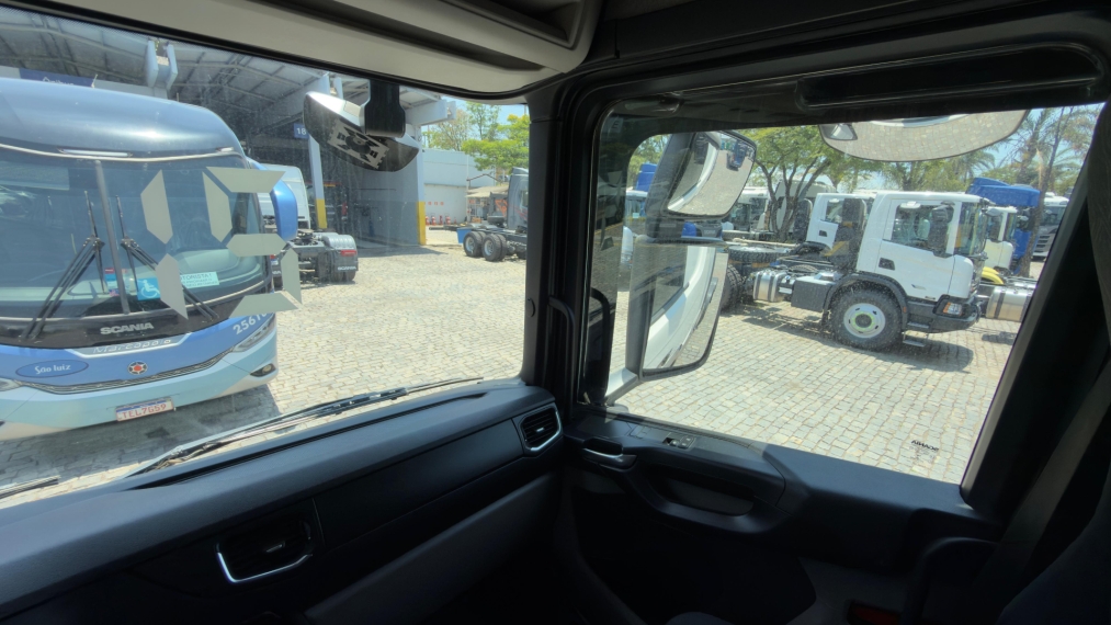 scania r450 6x2 branco 202110