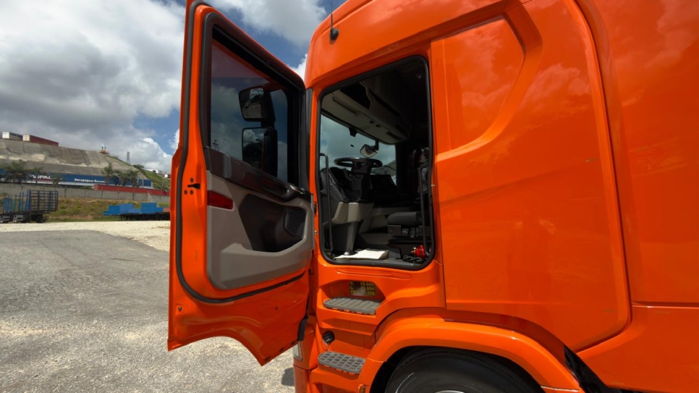 scania r460 super laranja8