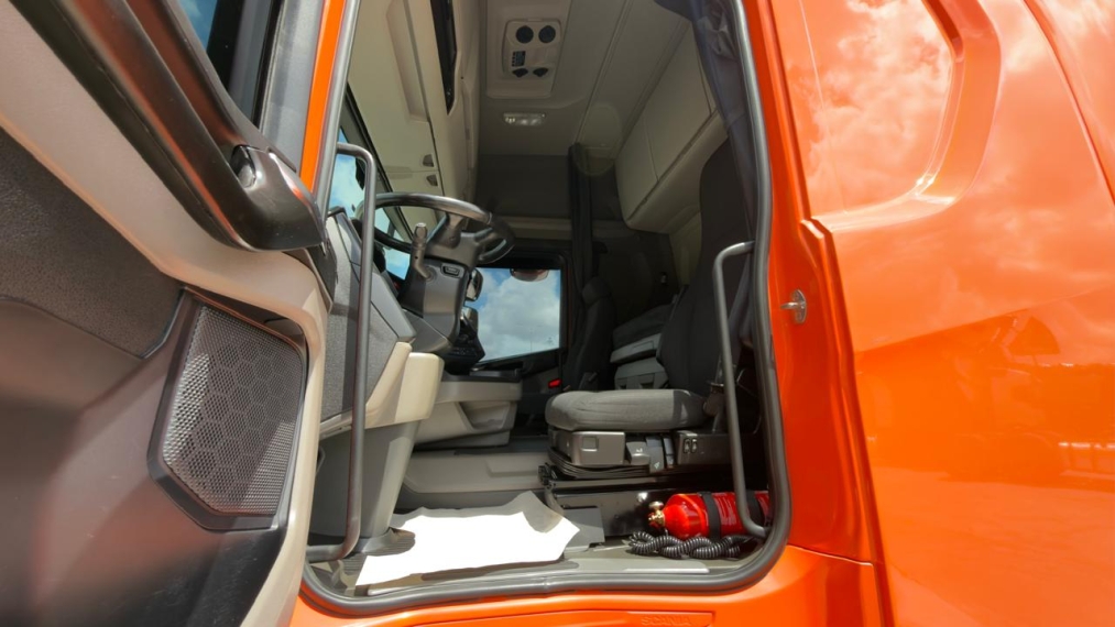 scania r460 super laranja9