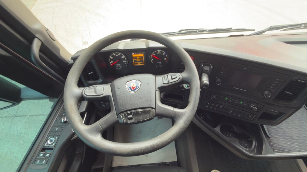 scania r450 6x2 vermelha23