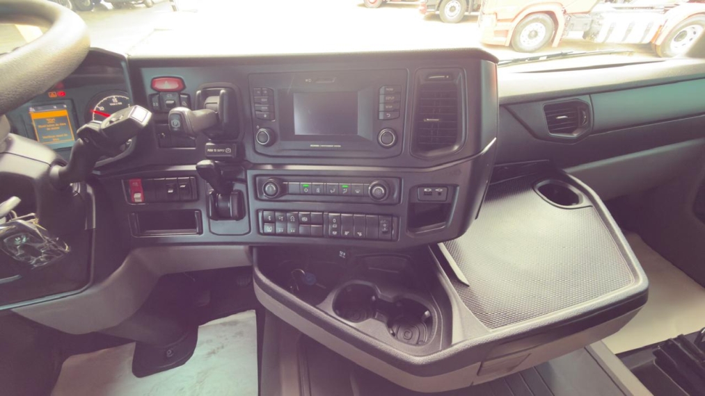 scania r450 6x2 vermelha16