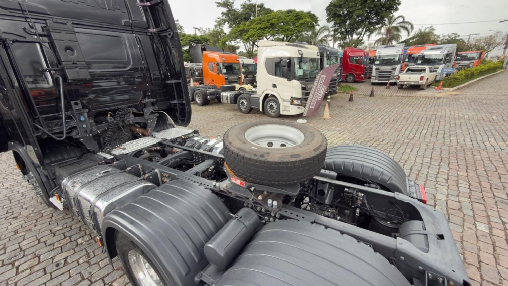 scania r 450 a6x2 preto6