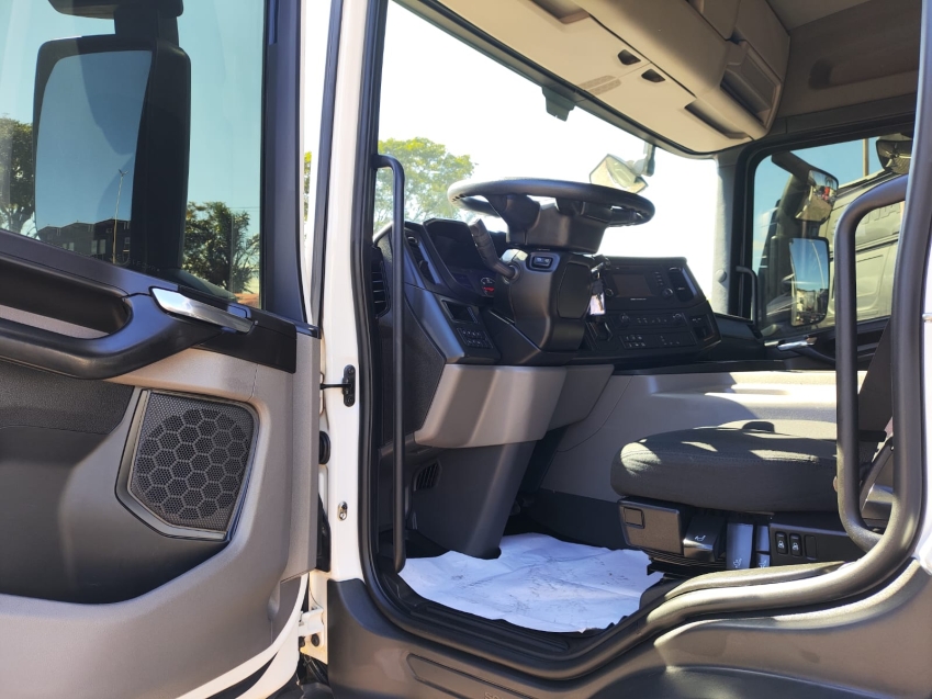 scania p 370 a4x2 diesel 2p automatico 202411