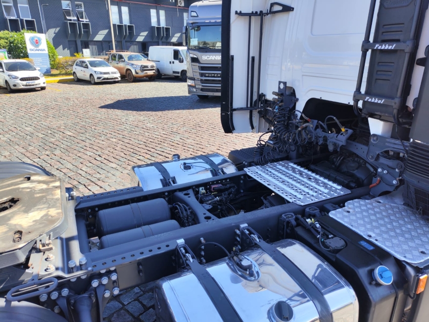 scania p 370 a4x2 diesel 2p automatico 202412
